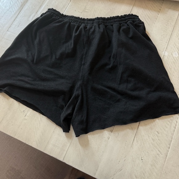 Vuori Black Athletic Shorts - Picture 4 of 6